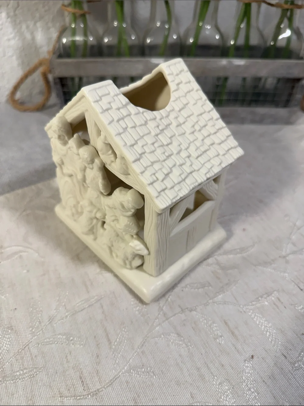 NIB Vintage PartyLite O Little Town Shepherds Tealight Holder P7313 Bisque